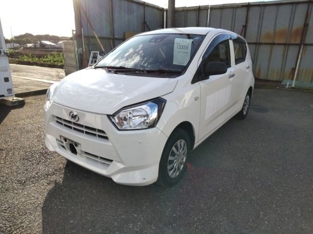 13359 Daihatsu Mira e s LA350S 2018 г. (LUM Tokyo Nyusatsu)